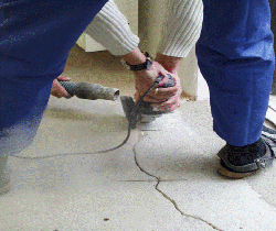 Что представляет собой укладка линолеума на бетонный пол?